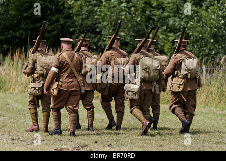 Les soldats de l'armée britannique de la Grande Guerre Magazine court avec fusil Lee Enfield Banque D'Images
