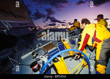 Intrum Justicia dans l'océan Austral au cours de la Whitbread Round the World Race, 1993. Banque D'Images