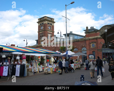 Ashton-under-Lyne les marchés intérieur et extérieur, en Angleterre, UK. Banque D'Images