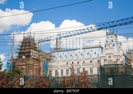 La restauration de la Culture Palace dans le centre-ville sur Septembre 05, 2010 à Iasi, Roumanie. Banque D'Images