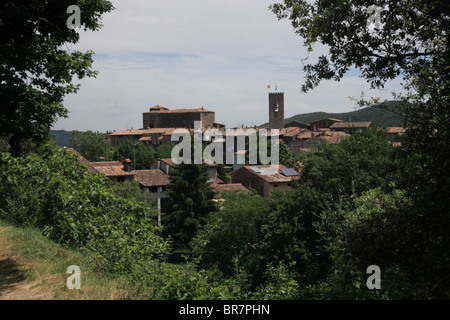 Cité médiévale Santa Pau dans la Zone Volcanique National Park près de Olot dans La Haute Garrotxa Catalogne Espagne Banque D'Images