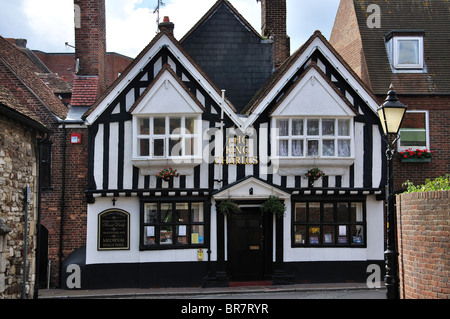 14e siècle le Roi Charles Pub, Thames Street, Poole, Dorset, Angleterre, Royaume-Uni Banque D'Images