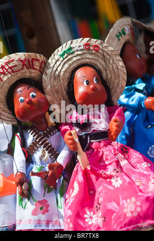 Le port de marionnettes pour la vente sombreros à Playa del Carmen, Mexique Banque D'Images