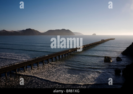 Tolaga Bay wharf sur le cap est, en Nouvelle-Zélande. Banque D'Images