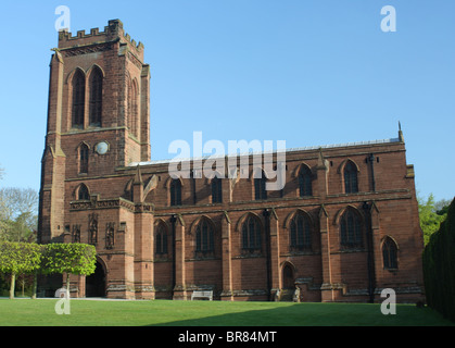 L'église St Mary Eccleston Cheshire prises sur une claire matinée de printemps en mai Banque D'Images