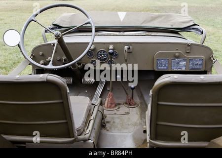 Willys MB quart de tonne US Army 4x4 sélectionnable Ratio double planche de bord Jeep et contrôles - Schéma Porte plaque & Spécifications Banque D'Images