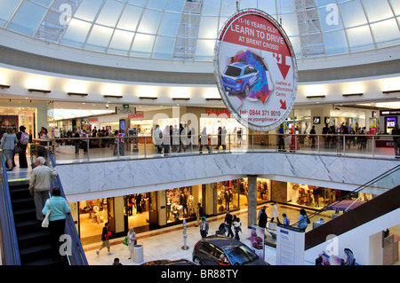 Vue de l'intérieur de Brent Cross Shopping Centre, Brent Cross, London Borough of Barnet, Greater London, Angleterre, Royaume-Uni Banque D'Images