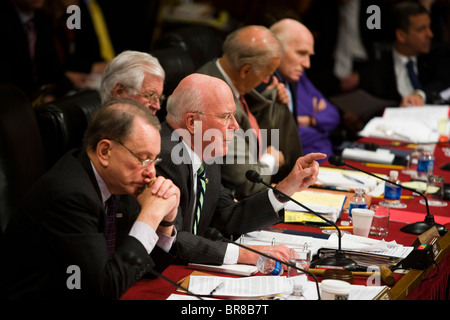 Alberto Gonzales témoigne devant le Comité judiciaire du Sénat à propos de la cuisson des procureurs américains Banque D'Images