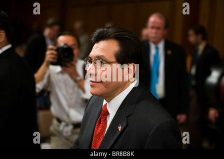 Alberto Gonzales témoigne devant le Comité judiciaire du Sénat à propos de la cuisson des procureurs américains Banque D'Images