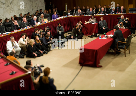 Alberto Gonzales témoigne devant le Comité judiciaire du Sénat à propos de la cuisson des procureurs américains Banque D'Images