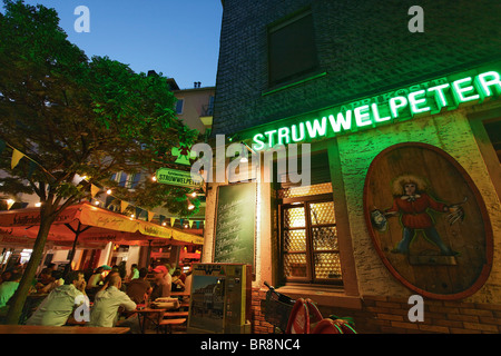 Restaurants et pubs,'Alt-Sachsenhausen, Frankfurt am Main, Hesse, Allemagne Banque D'Images