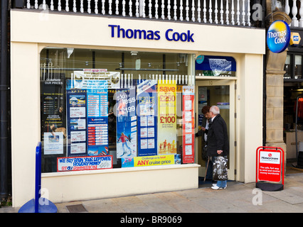 Thomas Cook high street agence de voyage dans le centre-ville de Chester, Cheshire, Angleterre, RU Banque D'Images