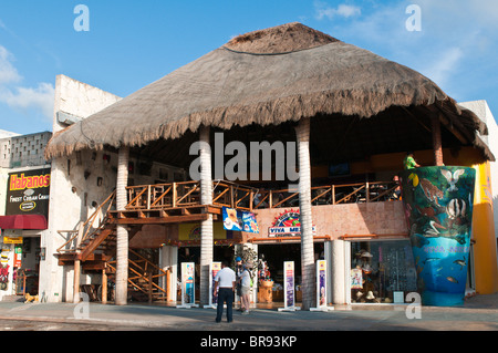 Le Mexique, Cozumel. Scène de la rue San Miguel, l'île de Cozumel (l'île de Cozumel). Banque D'Images