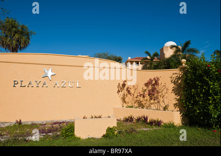 Mexique, Cozumel. Panneau d'entrée à l'hôtel Playa Azul, San Miguel, Isla Cozumel, île de Cozumel. Banque D'Images