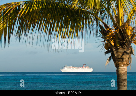 Mexique, Cozumel. Bateau de croisière, San Miguel, Isla Cozumel, île de Cozumel. Banque D'Images