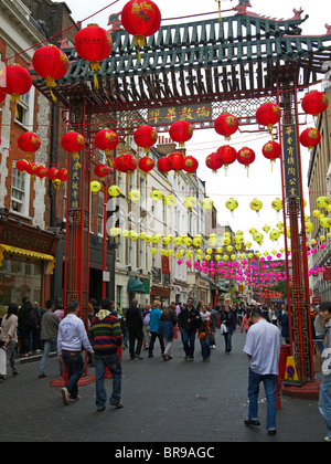 Festival de mi-automne le long de la rue Gerrard Chinatown London UK Banque D'Images