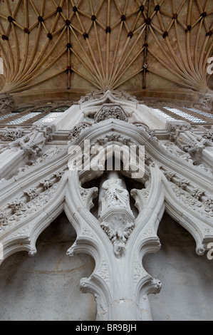 Dégradé des statues dans la cathédrale d'Ely Banque D'Images