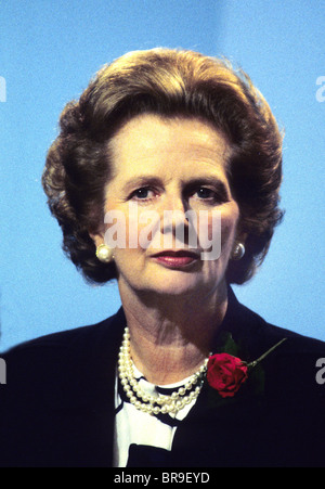 Margaret Thatcher à l'apogée de ses pouvoirs au début des années 1980 de couleur rare ensemble d 'expression' images. Banque D'Images