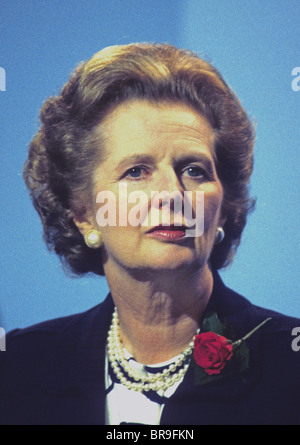 Margaret Thatcher à l'apogée de ses pouvoirs au début des années 1980 de couleur rare ensemble d 'expression' images. Banque D'Images