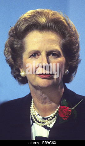 Margaret Thatcher à l'apogée de ses pouvoirs au début des années 1980 de couleur rare ensemble d 'expression' images. Banque D'Images