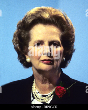 Margaret Thatcher à l'apogée de ses pouvoirs au début des années 1980 de couleur rare ensemble d 'expression' images. Banque D'Images