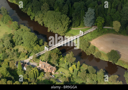 Vue aérienne d'Apley Suspension Bridge près de Shropshire Nordley traversant la rivière Severn Banque D'Images