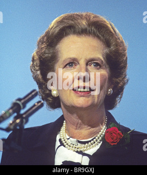 Margaret Thatcher à l'apogée de ses pouvoirs au début des années 1980 de couleur rare ensemble d 'expression' images. Banque D'Images