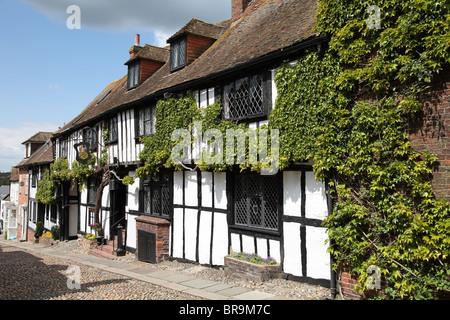 Site de l'original Mermaid Inn dans la région de Rye, East Sussex, UK qui a été construit en premier lieu en 1156, mais a été rebult au cours des siècles Banque D'Images