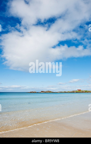 Superbe plage de sable blanc, Gimsøya, îles Lofoten, Norvège Banque D'Images