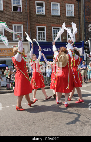 Les membres du groupe de Juan Vicente Morris dance style Cotswold à St Albans Festival 2010 Banque D'Images