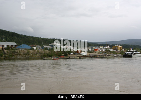 Image de Dawson City à partir de la rivière Yukon paddle wheeler Banque D'Images