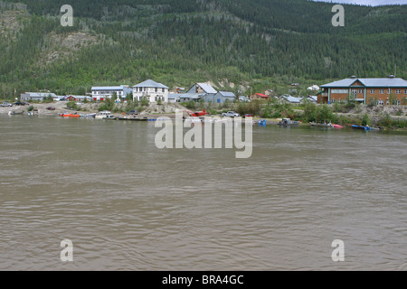 Image de Dawson City à partir de la rivière Yukon paddle wheeler Banque D'Images