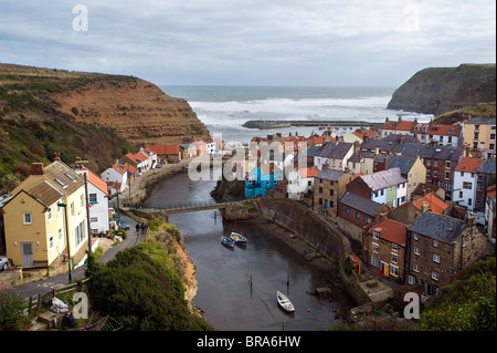 Vue aérienne de Staithes, du nord-est de l'Angleterre. Septembre 2010 Banque D'Images