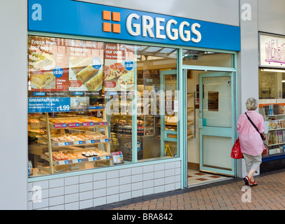 Greggs bakery à Huddersfield town, West Yorkshire, England, UK Banque D'Images