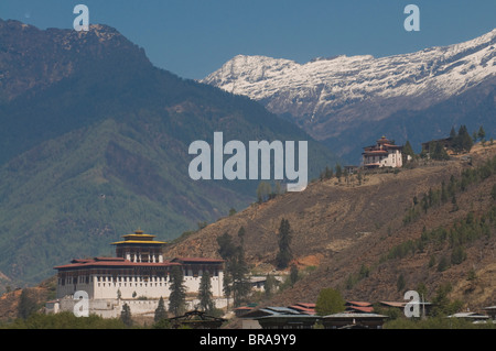 Le Paro Tsong, vieux château, avec l'Himalaya dans l'arrière-plan, le Bhoutan, l'Asie Banque D'Images