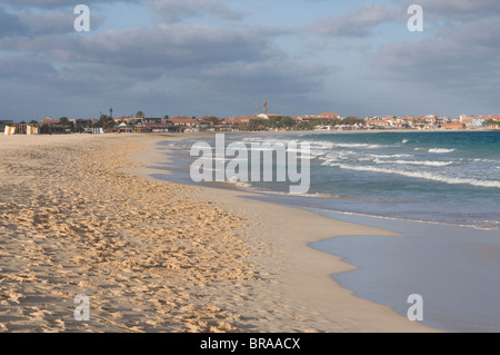 Plage de sable fin de Santa Maria, Sal, Cap Vert, Afrique, l'Atlantique Banque D'Images