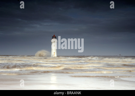 Perchaude rock Lighthouse, New Brighton, à l'embouchure de la Mersey, Merseyside, dans une tempête, Janvier 2008 Banque D'Images