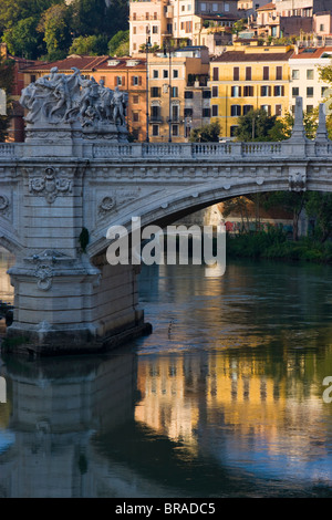 Ponte Vittorio Emanuele II sur le Tibre, Rome, Latium, Italie, Europe Banque D'Images