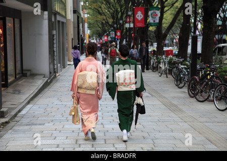 Omote-sando, des boutiques de rue bordée de boutiques de mode, Harajuku, Tokyo, Japon, Asie Banque D'Images