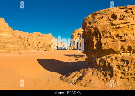 Les superbes paysages du désert de Wadi Rum, Jordanie, Moyen-Orient