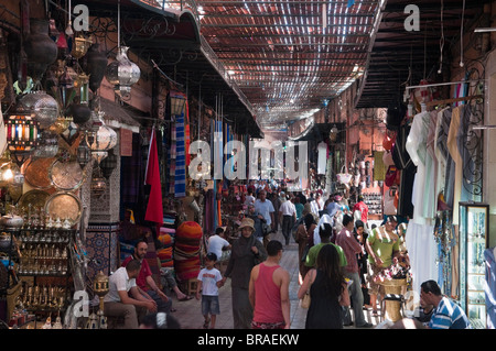 Souk Médina, Marrakech, Maroc, Afrique du Nord, Afrique Banque D'Images