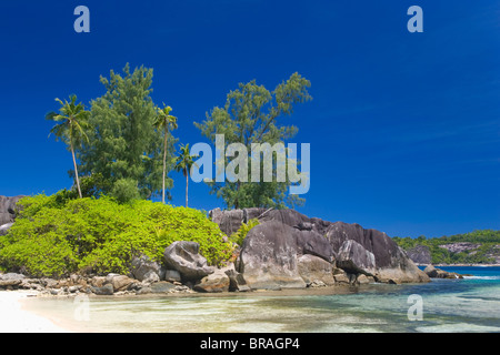 Les affleurements de granit sur la plage, Port Glaud, Port Glaud, île de Mahé, Seychelles, océan Indien, Afrique Banque D'Images