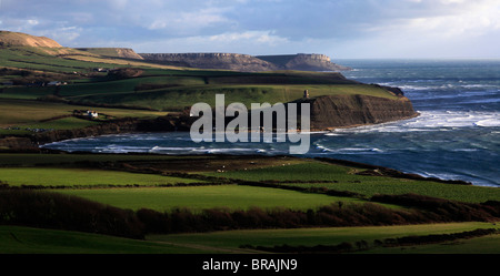 À l'est à travers la baie de Kimmeridge vers Saint Aldhelm's Head, à l'île de Purbeck, Jurassic Coast, l'UNESCO, Dorset, England, UK Banque D'Images