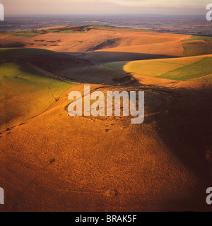 Image aérienne du mont Caburn avec les vestiges d'une commune, est de Lewes, East Sussex, Angleterre, Royaume-Uni Banque D'Images