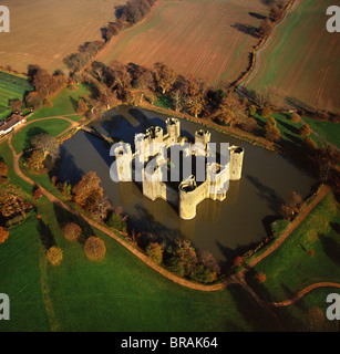 Image aérienne du Château de Bodiam, château fort médiéval tardif, Robertsbridge, East Sussex, Angleterre, Royaume-Uni, Europe Banque D'Images