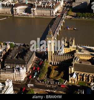 Image aérienne des Chambres du Parlement (Palais de Westminster) et Big Ben, l'UNESCO, Westminster, London, England, UK Banque D'Images