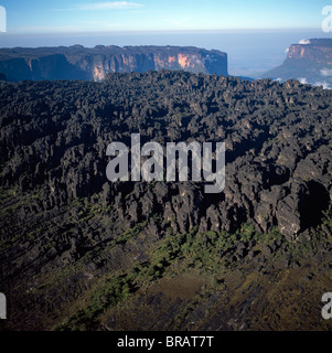 Image aérienne de tepuis montrant le sommet du mont Roraima (Cerro Roraima), Venezuela, Amérique du Sud Banque D'Images