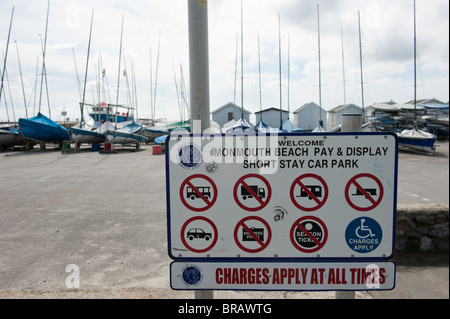 Informations Inscription Monmouth parking Plage, Lyme Regis. Banque D'Images