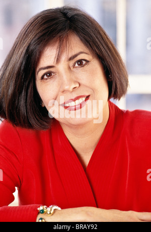 Cubaine Attractive Woman Smiling at Camera Banque D'Images