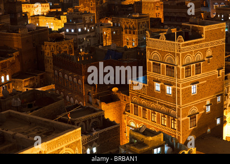 La vieille ville de Sana'a le soir, au Yémen Banque D'Images